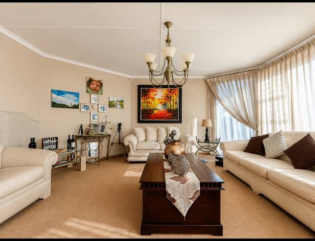 4 BEDROOM HOUSE FOR SALE IN THREE RIVERS EAST